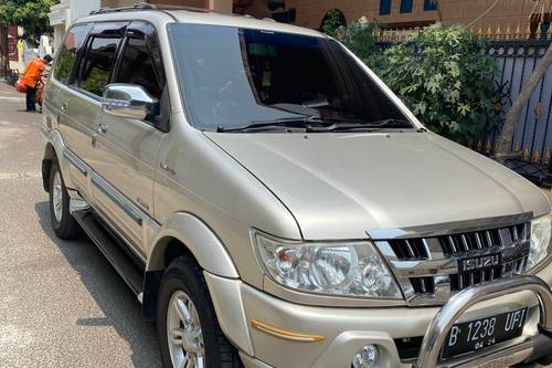 2009 Isuzu Panther Grand Touring 2.5L MT bekas