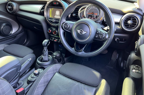 2017 MINI 3 Door Cooper bekas