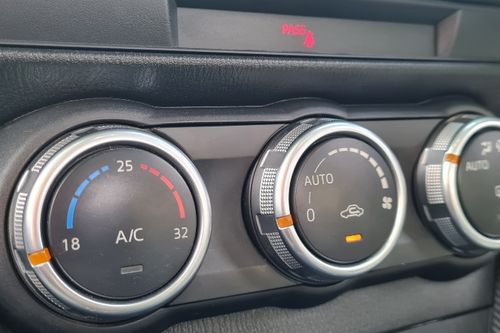 2015 Mazda 2 GT SKYACTIV bekas
