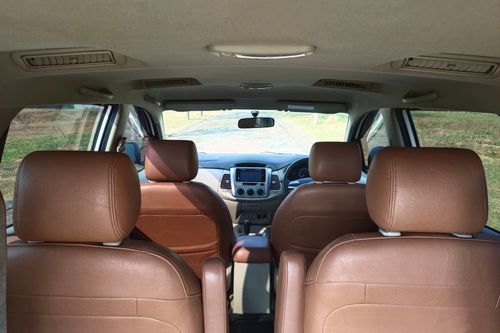 2013 Toyota Innova DIESEL G 2.4 AT bekas