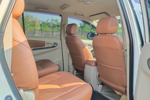 2013 Toyota Innova DIESEL G 2.4 AT bekas