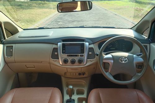 2013 Toyota Innova DIESEL G 2.4 AT bekas