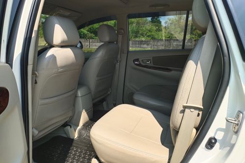 2014 Toyota Kijang Innova 2.0 V AT bekas