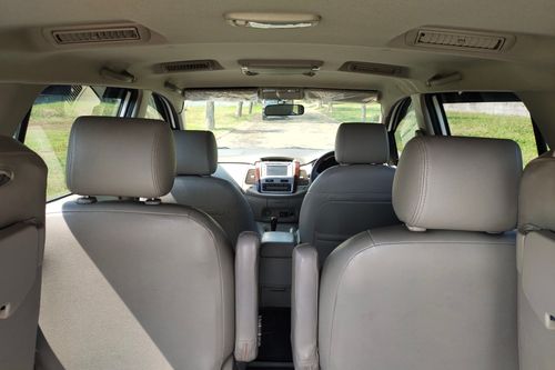 2014 Toyota Kijang Innova 2.0 V AT bekas