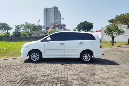 2014 Toyota Kijang Innova 2.0 V AT bekas