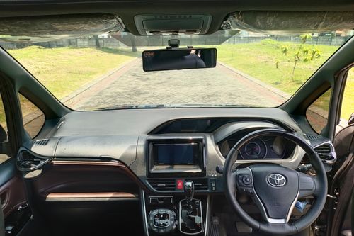 2017 Toyota Voxy 2.0 CVT bekas