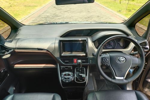 2017 Toyota Voxy 2.0 CVT bekas