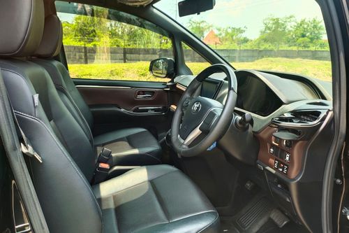 2017 Toyota Voxy 2.0 CVT bekas