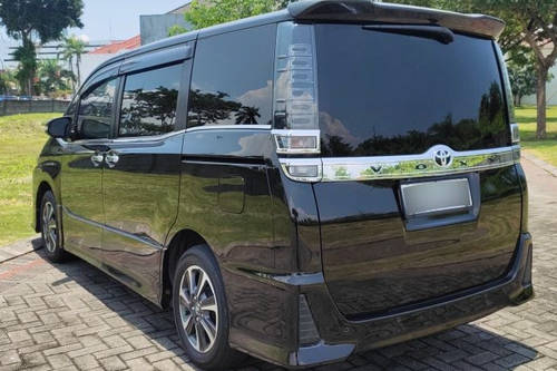 2017 Toyota Voxy 2.0 CVT bekas