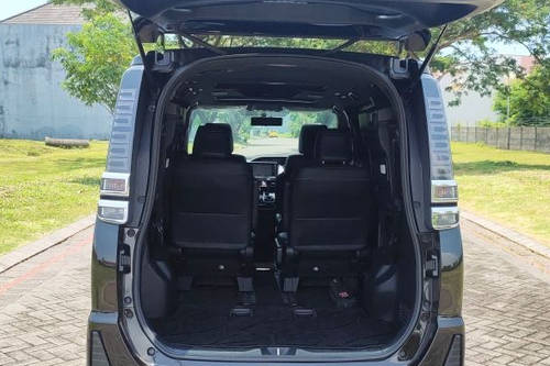 2017 Toyota Voxy 2.0 CVT bekas