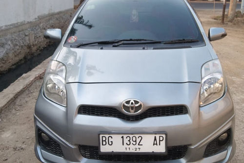 2013 Toyota Yaris  S MT
