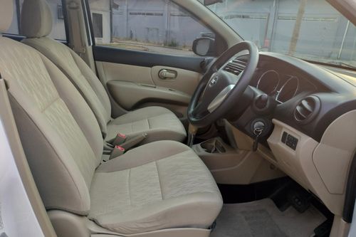 Second hand 2015 Nissan Grand Livina 1.5 SV CVT 