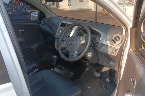 2015 Toyota Agya 1.0L G A/T bekas