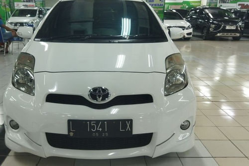2012 Toyota Yaris  S Limited AT