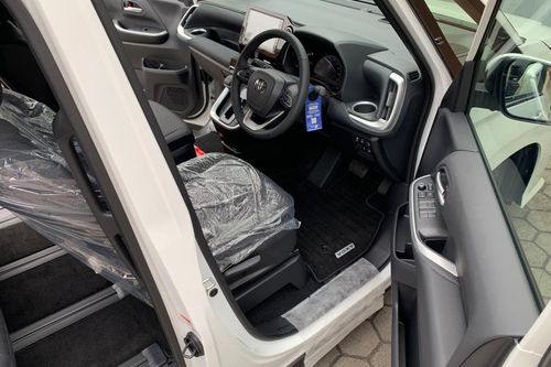 2023 Toyota Voxy 2.0L AT bekas