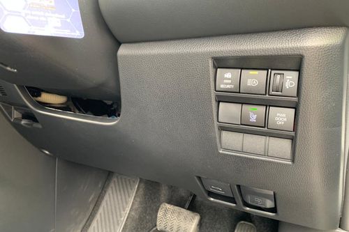2023 Toyota Voxy 2.0L AT bekas