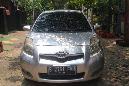2010 Toyota Yaris  E MT