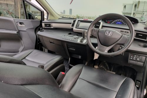 Dijual 2015 Honda Freed I-VTEC Power Sliding Doors 1.5L AT bekas