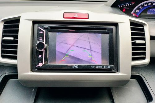 2015 Honda Freed I-VTEC Power Sliding Doors 1.5L AT bekas