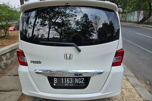 2013 Honda Freed SD tua