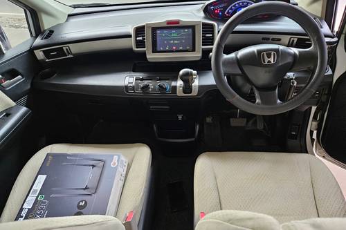 Dijual 2013 Honda Freed SD bekas