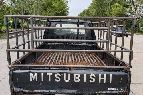 2016 Mitsubishi L300  L 300 SOLAR PU