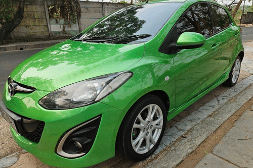 2011 Mazda 2  R bekas