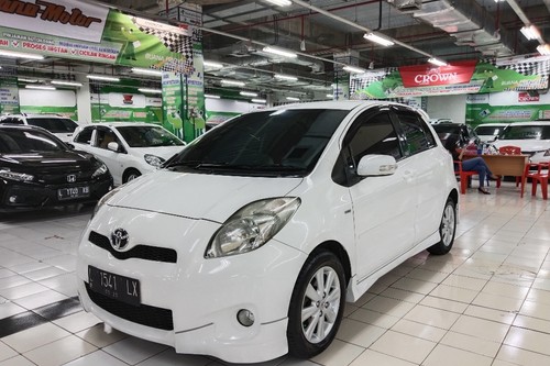 2012 Toyota Yaris  S Limited AT