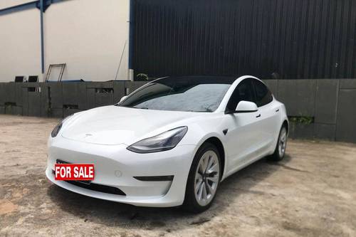 2022 Tesla Model 3 Long Range bekas