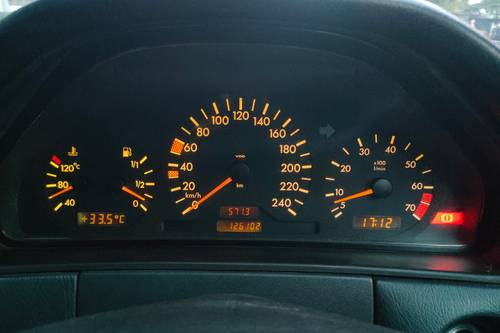 Dijual 1997 Mercedes Benz E-Class E230 bekas