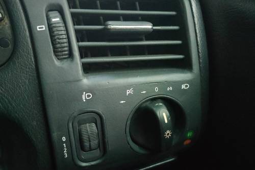 1997 Mercedes Benz E-Class E230 bekas