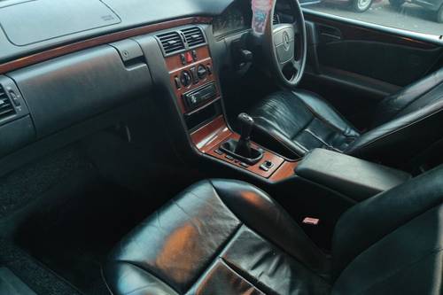 1997 Mercedes Benz E-Class E230 tua