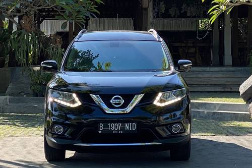 2015 Nissan X-Trail  2.5 ST AT bekas