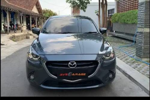 2015 Mazda 2  R SKYACTIV AT bekas