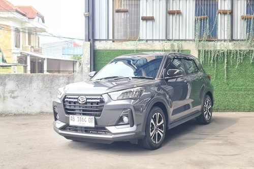 Dijual 2023 Daihatsu Rocky 1.0 R MT bekas