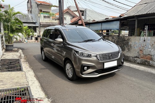 2018 Suzuki Ertiga GX AT bekas