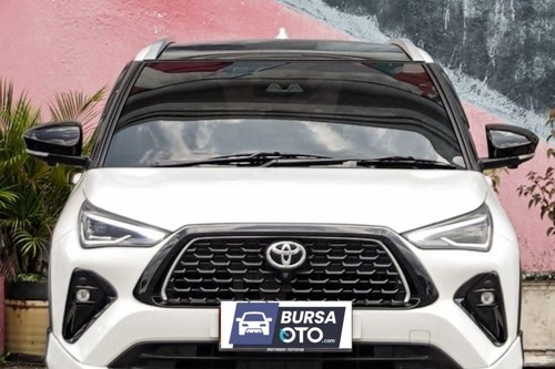 2023 Toyota Yaris Cross 1.5 S HV CVT With GR Parts Aero Package bekas