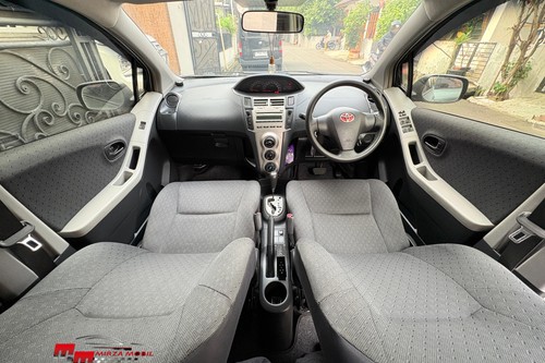 Dijual 2010 Toyota Yaris E 1.5L AT bekas