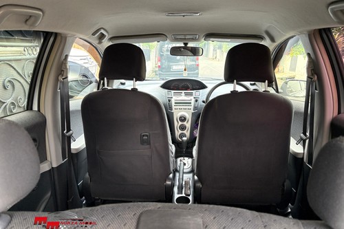 2010 Toyota Yaris E 1.5L AT tua