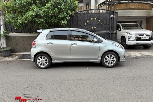 Dijual 2010 Toyota Yaris E 1.5L AT bekas