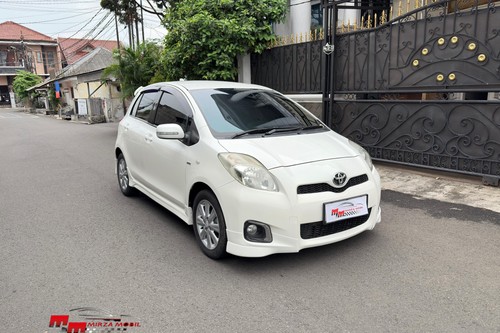 2013 Toyota Yaris E 1.5L AT