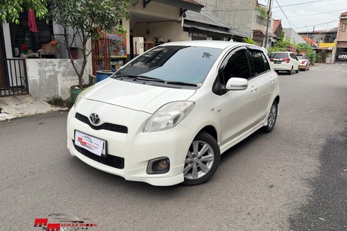 2013 Toyota Yaris E 1.5L AT tua