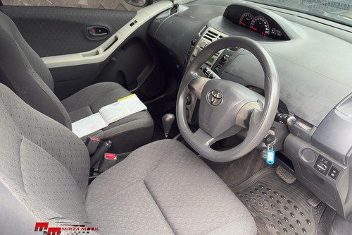 2013 Toyota Yaris E 1.5L AT tua