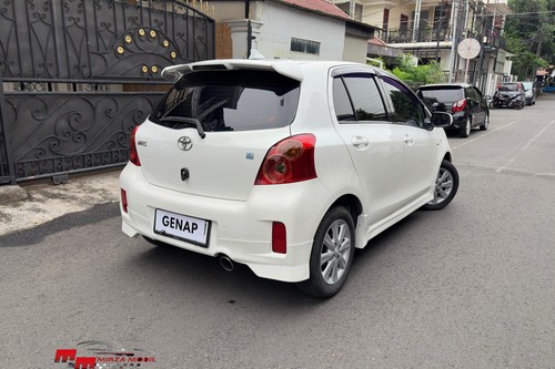 Dijual 2013 Toyota Yaris E 1.5L AT bekas