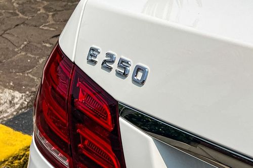 2014 Mercedes Benz E-Class E 250 AT (CKD) bekas