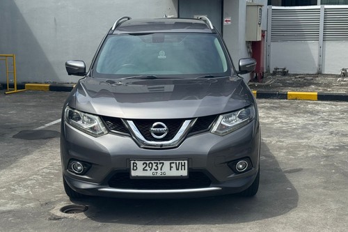 2015 Nissan X-Trail  `2.5 ST AT bekas