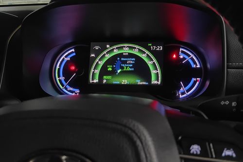 2024 Toyota Kijang Innova Zenix Hybrid EV 2.0L Q HV CVT TSS Modellista bekas