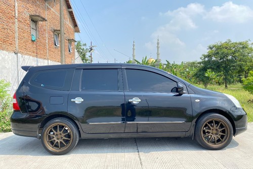 2011 Nissan Grand Livina 1.5 XV MT tua