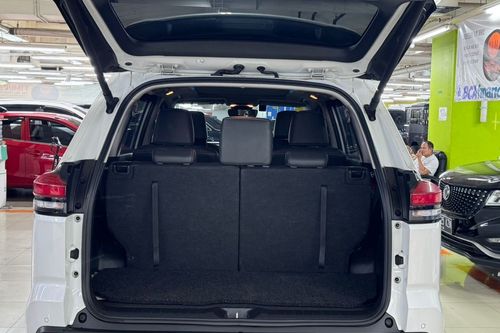 2023 Toyota Kijang Innova Zenix Hybrid EV 2.0L Q HV CVT TSS bekas