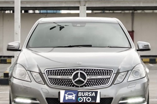2011 Mercedes Benz E-Class  E 300 Elegance bekas